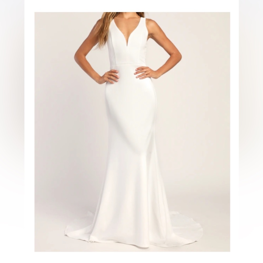 Ivory Wedding Dress Satin material with lace V-Neck Mermaid.